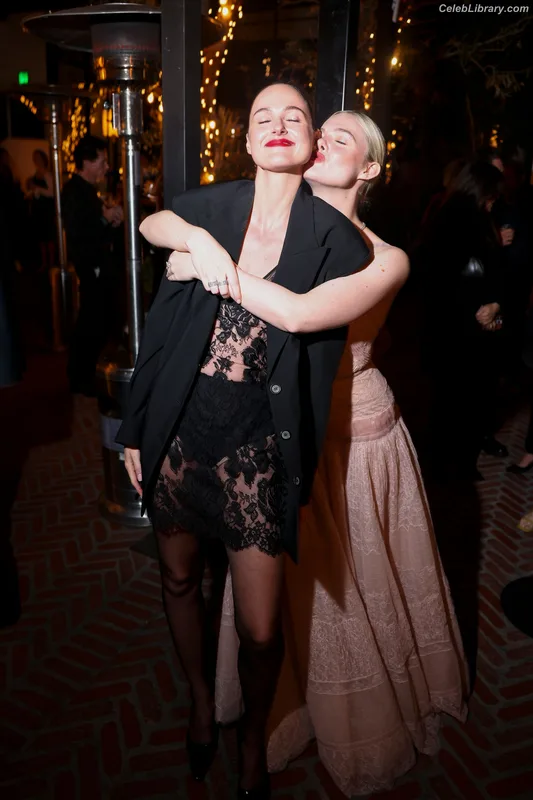 Elle Fanning photo 22 of 4114