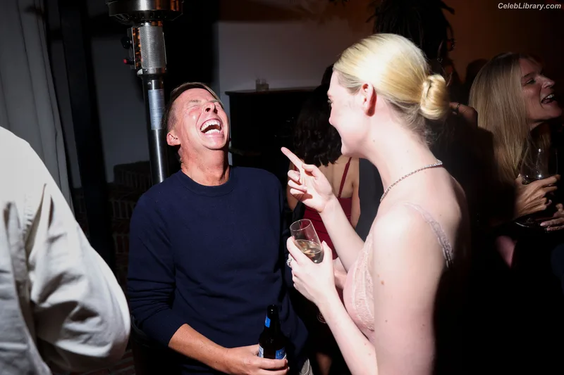 Elle Fanning photo 4 of 4114