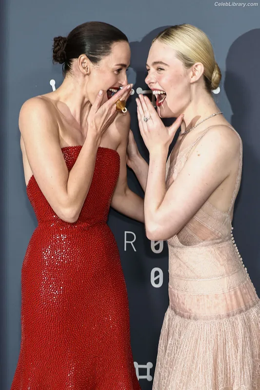Elle Fanning photo 2 of 4114