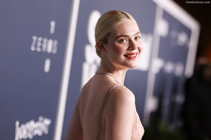 Elle Fanning photo 4 of 4114