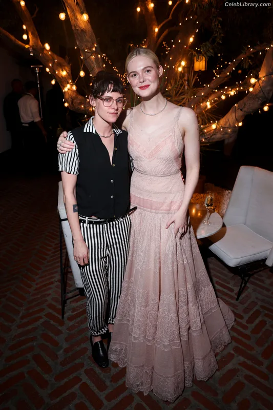 Elle Fanning photo 23 of 4114
