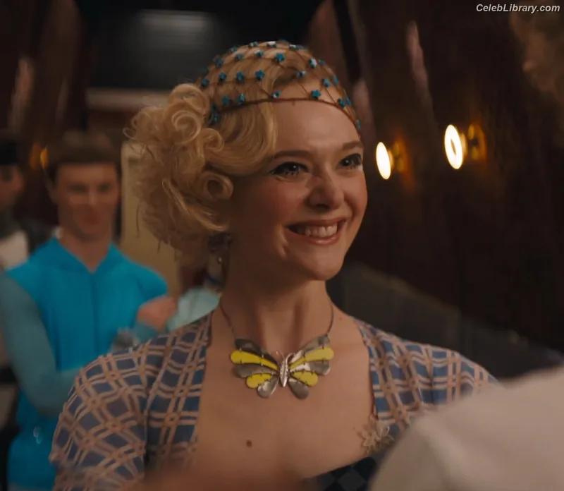 Elle Fanning photo 6 of 4114