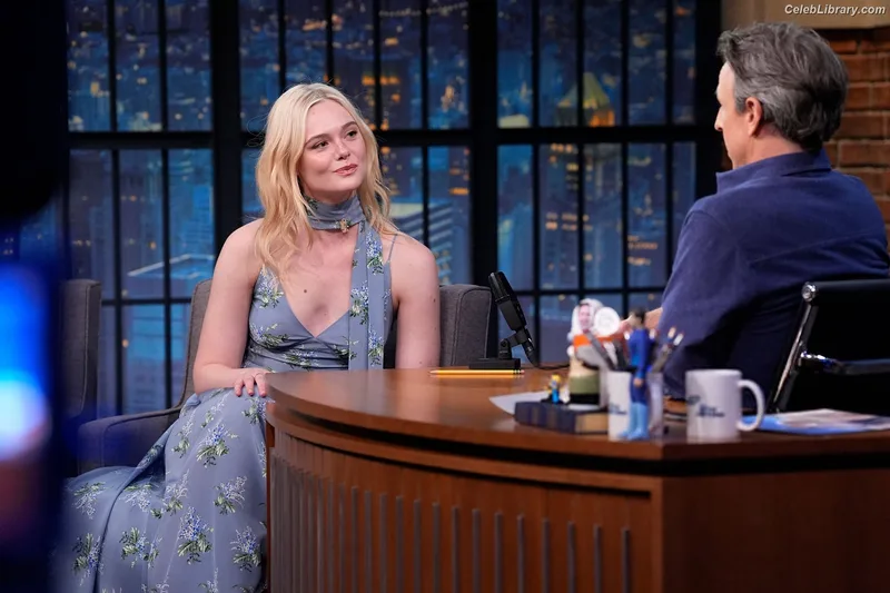 Elle Fanning photo 21 of 4114