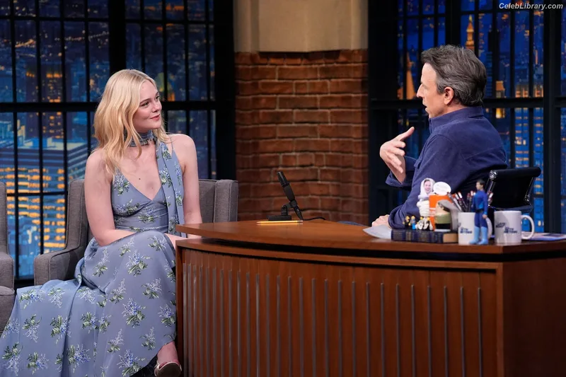 Elle Fanning photo 22 of 4114