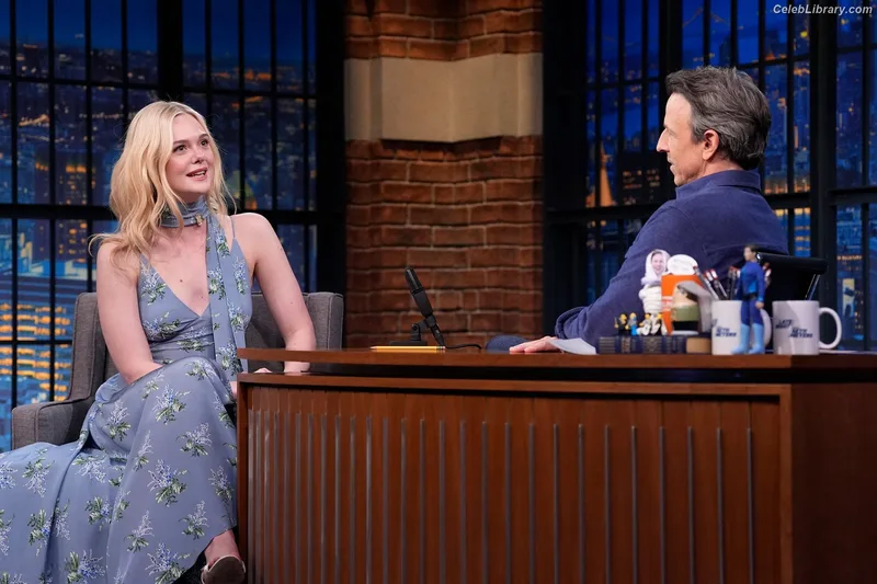 Elle Fanning photo 23 of 4114