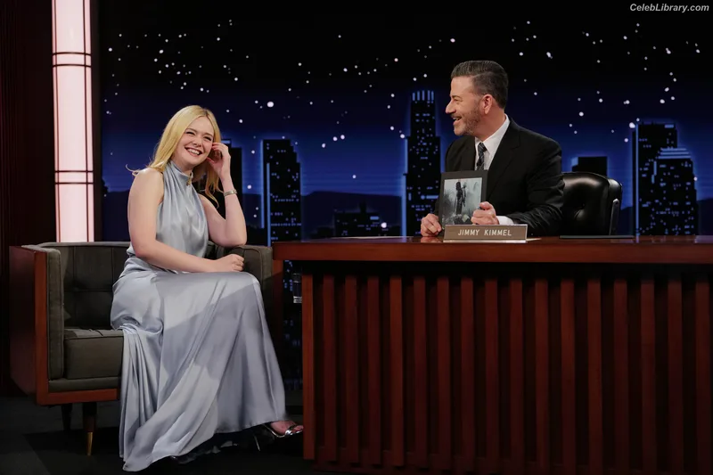 Elle Fanning photo 20 of 4114