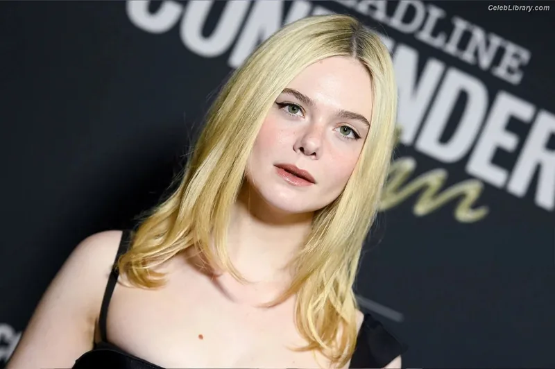 Elle Fanning photo 2 of 4114