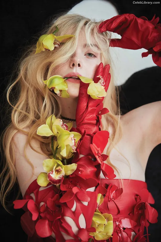 Elle Fanning photo 21 of 4114