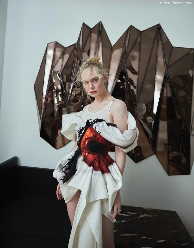 Elle Fanning photo 24 of 4114