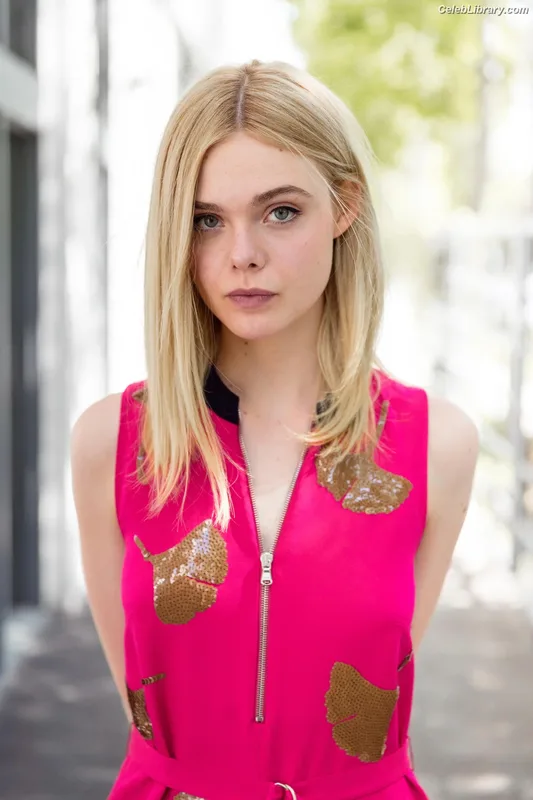 Elle Fanning photo 5 of 4114