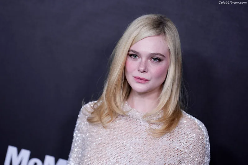 Elle Fanning photo 21 of 4114