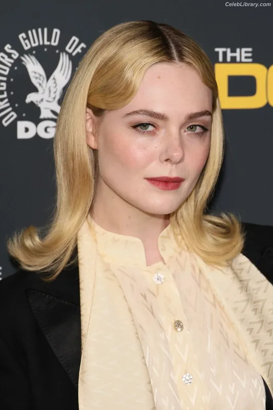 Elle Fanning photo 21 of 4114