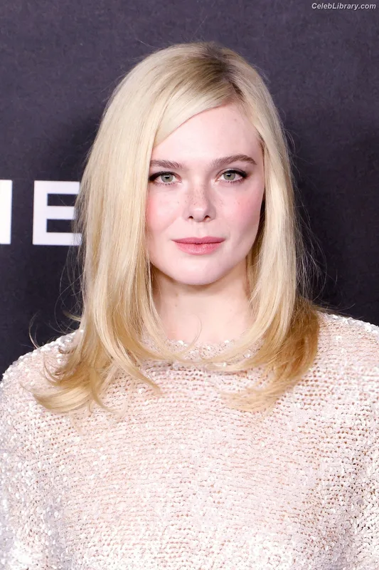 Elle Fanning photo 24 of 4114