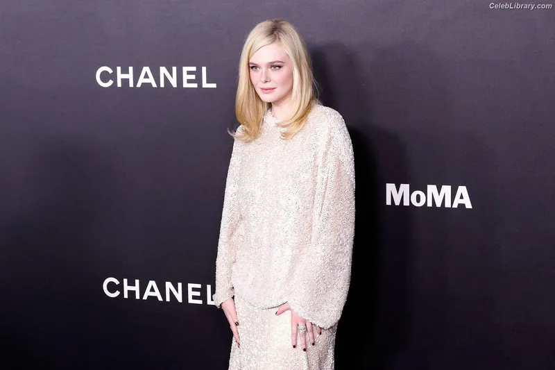 Elle Fanning photo 6 of 4114