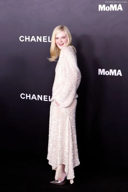 Elle Fanning photo 3 of 4114