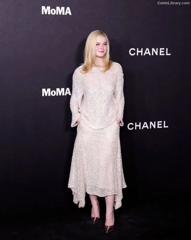 Elle Fanning photo 13 of 4114