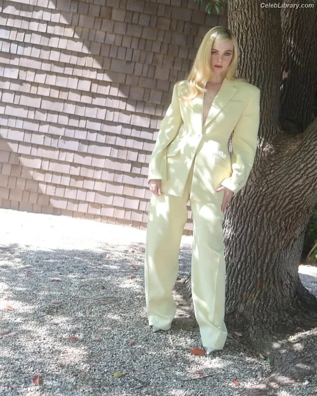 Elle Fanning photo 22 of 4114
