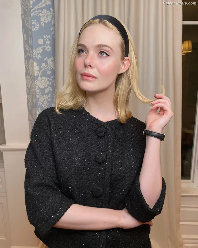 Elle Fanning photo 1 of 4114