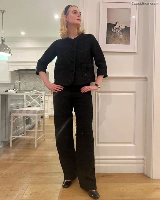 Elle Fanning photo 21 of 4114
