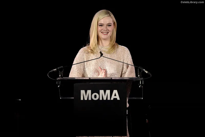 Elle Fanning photo 24 of 4114