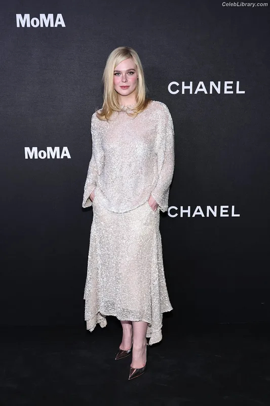 Elle Fanning photo 3 of 4114