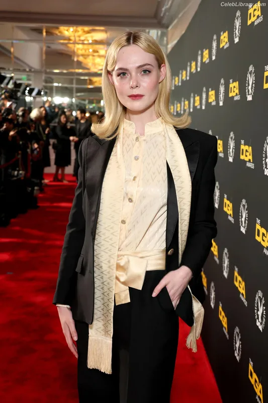 Elle Fanning photo 3 of 4114