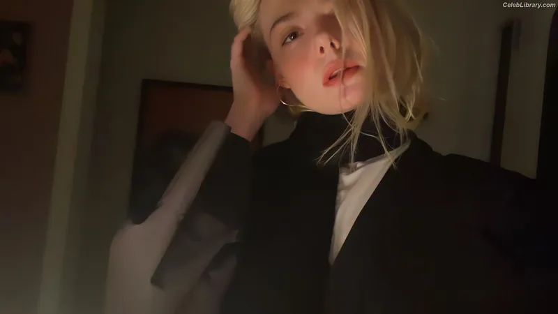 Elle Fanning photo 4 of 4114