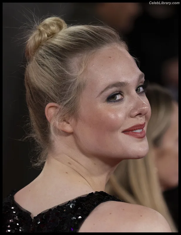 Elle Fanning photo 9 of 4114