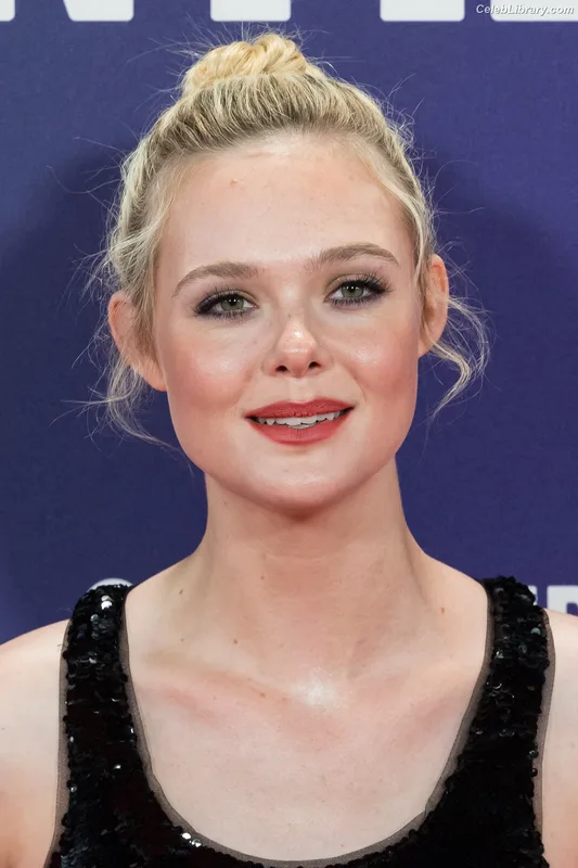 Elle Fanning photo 22 of 4114