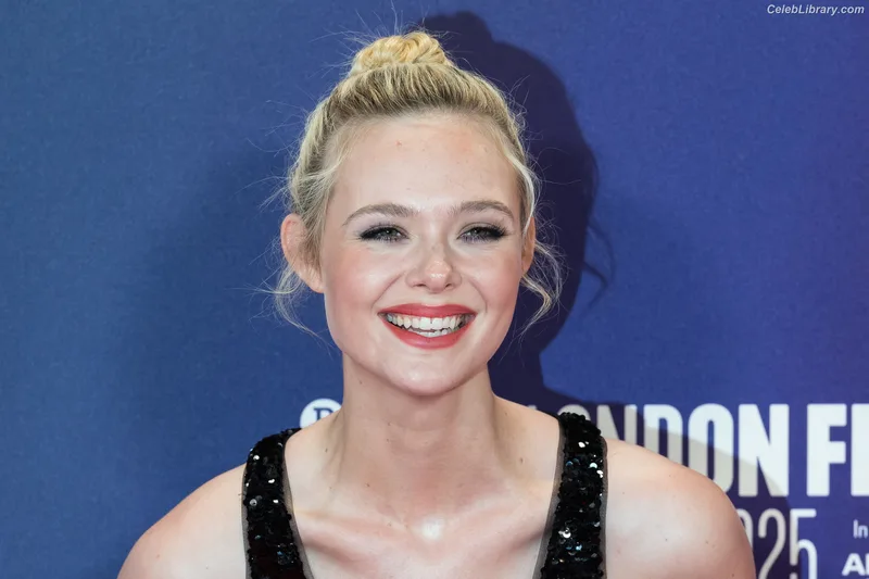 Elle Fanning photo 23 of 4114