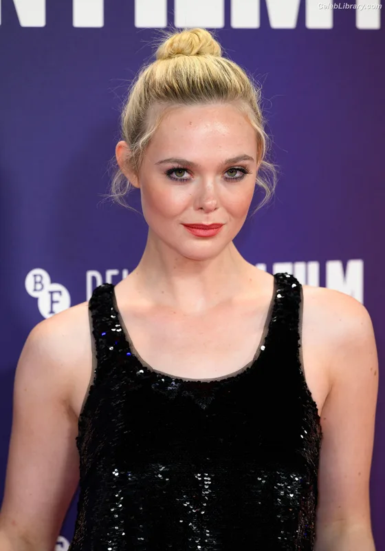 Elle Fanning photo 20 of 4114