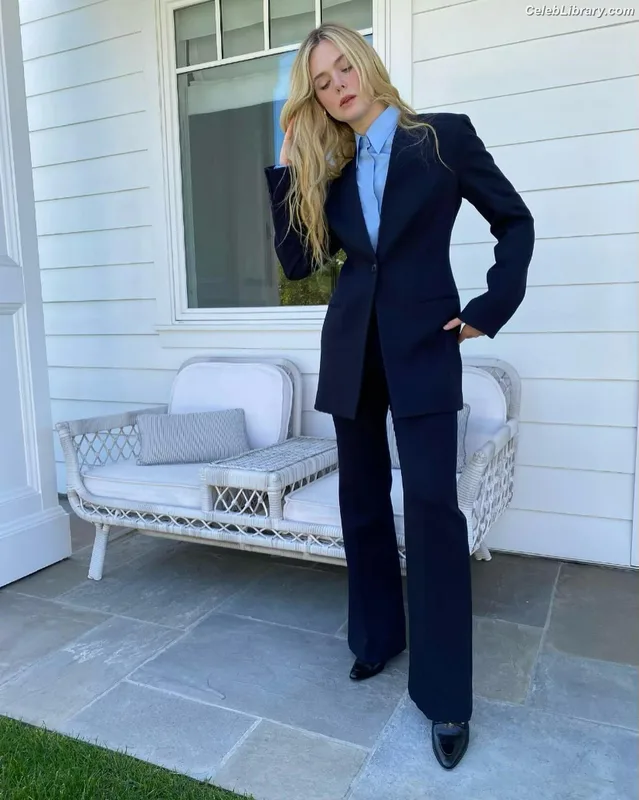 Elle Fanning photo 14 of 4114