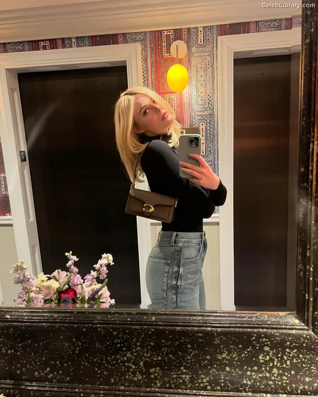 Elle Fanning photo 13 of 4114