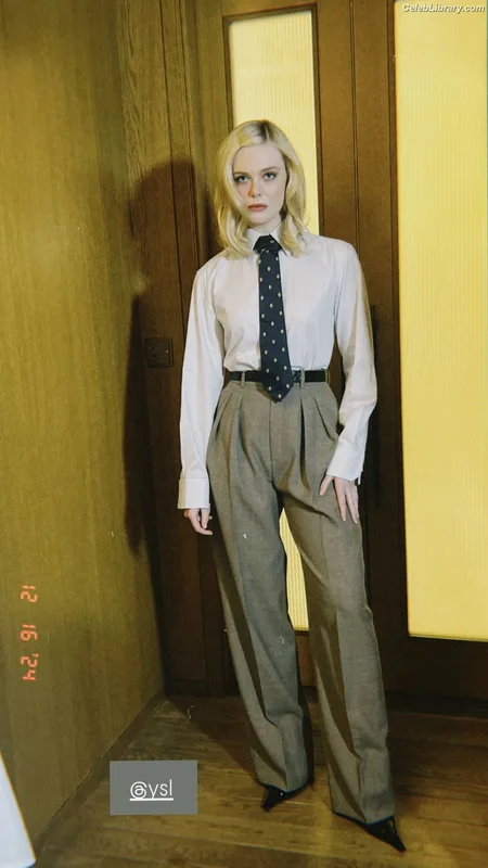 Elle Fanning photo 16 of 4114