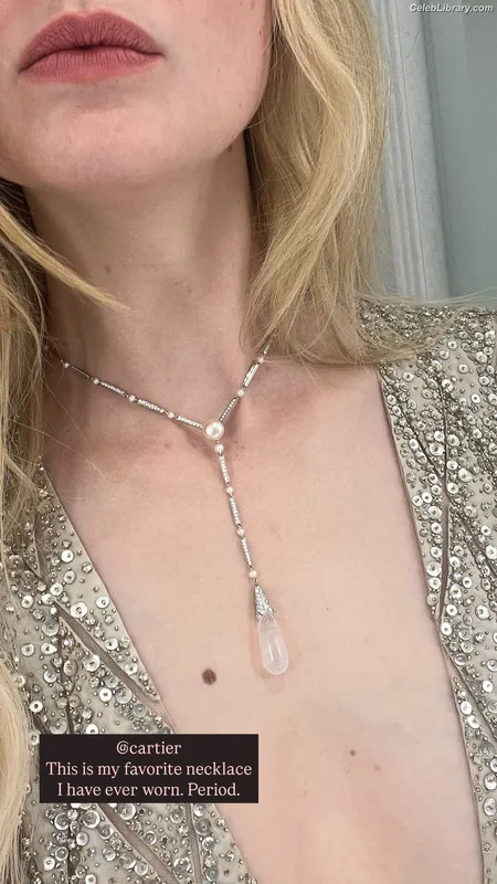 Elle Fanning photo 22 of 4114
