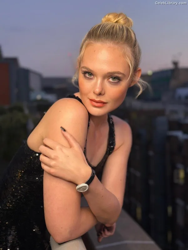 Elle Fanning photo 4 of 4114