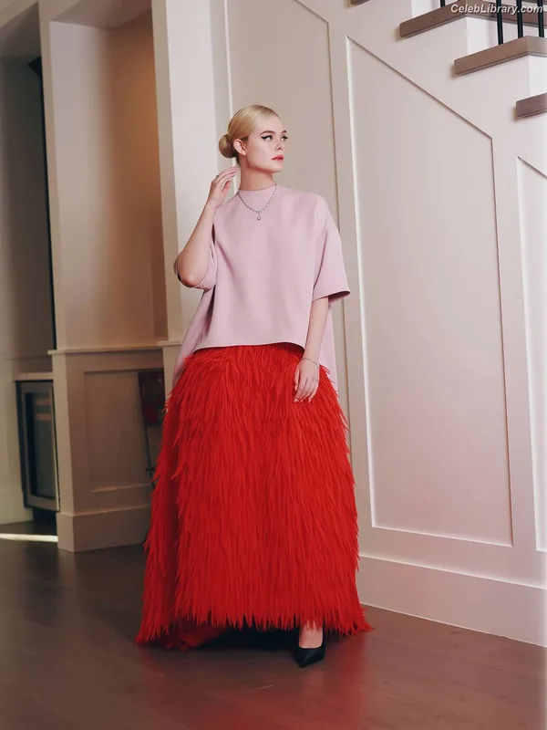 Elle Fanning photo 16 of 4114