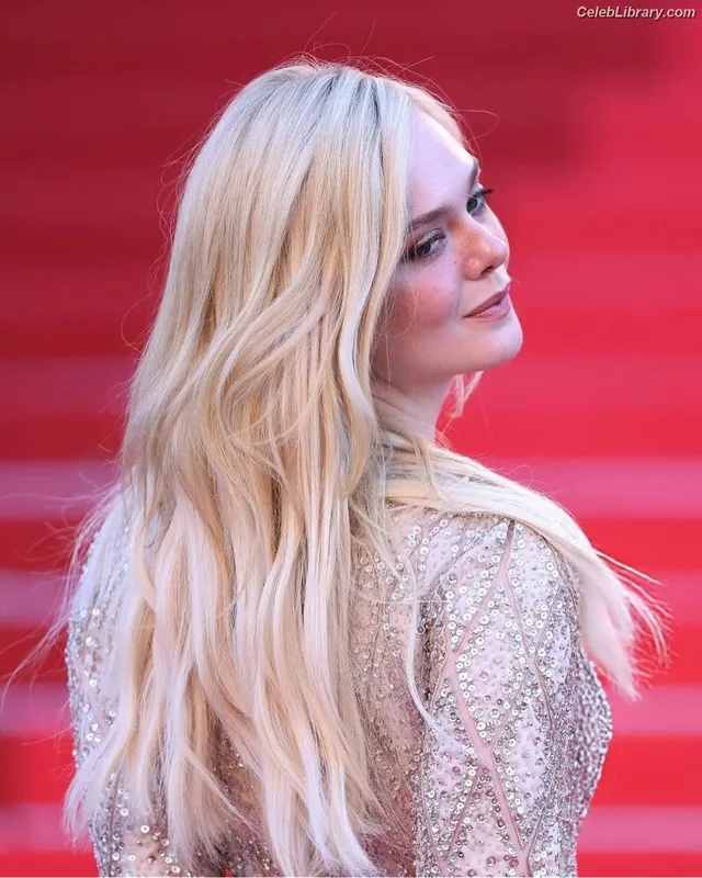 Elle Fanning photo 6 of 4114
