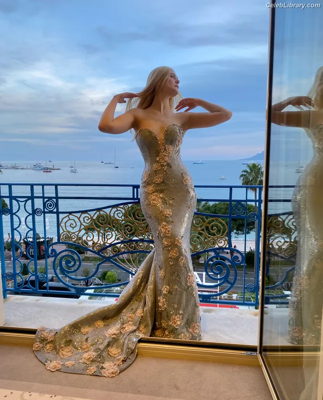 Elle Fanning photo 18 of 4114