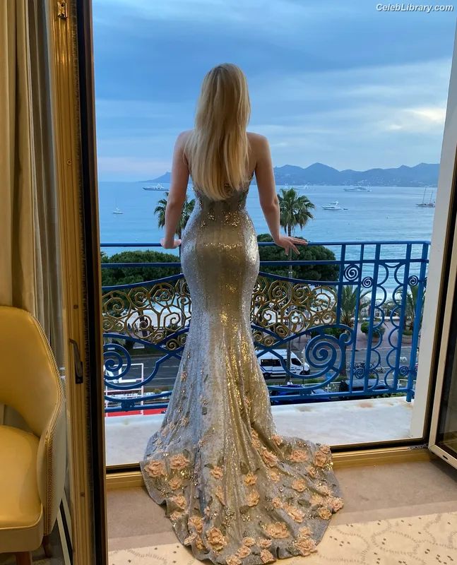 Elle Fanning photo 20 of 4114