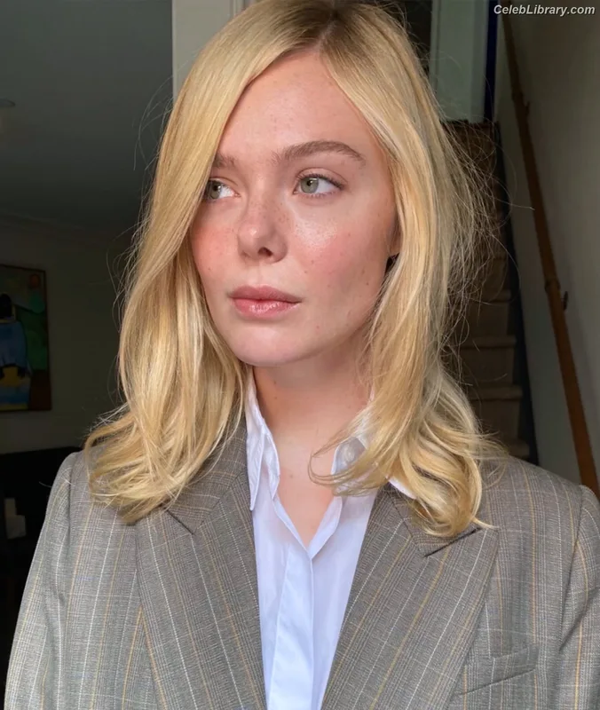 Elle Fanning photo 24 of 4114