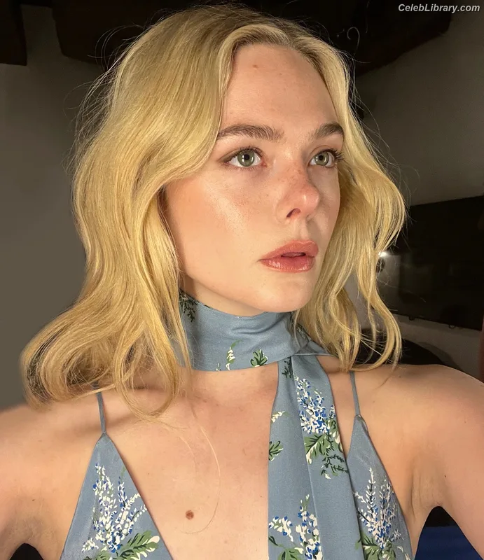 Elle Fanning photo 7 of 4114