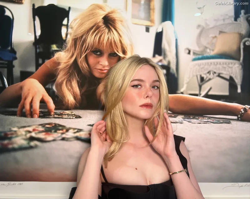 Elle Fanning photo 12 of 4114