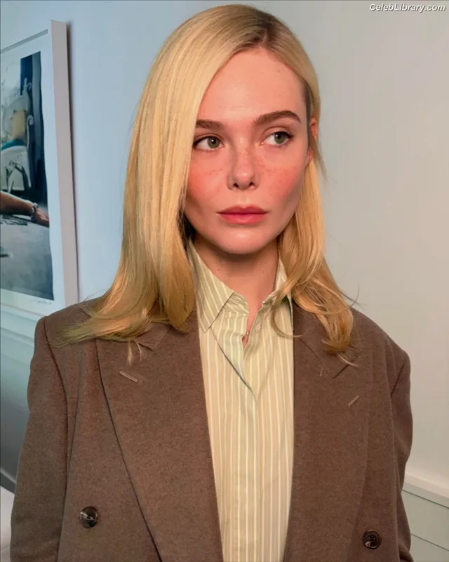 Elle Fanning photo 14 of 4114