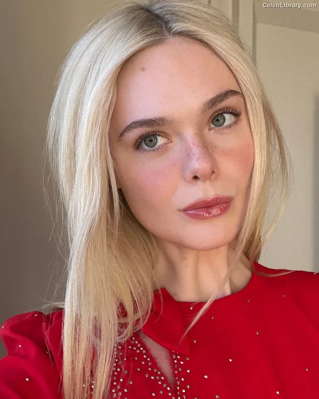 Elle Fanning photo 20 of 4114