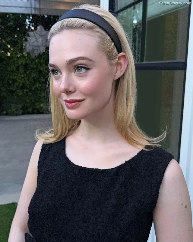 Elle Fanning photo 23 of 4114