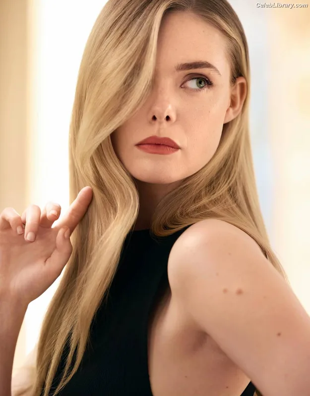 Elle Fanning photo 2 of 4114