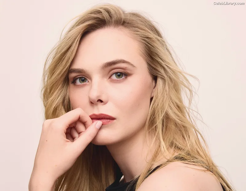 Elle Fanning photo 8 of 4114