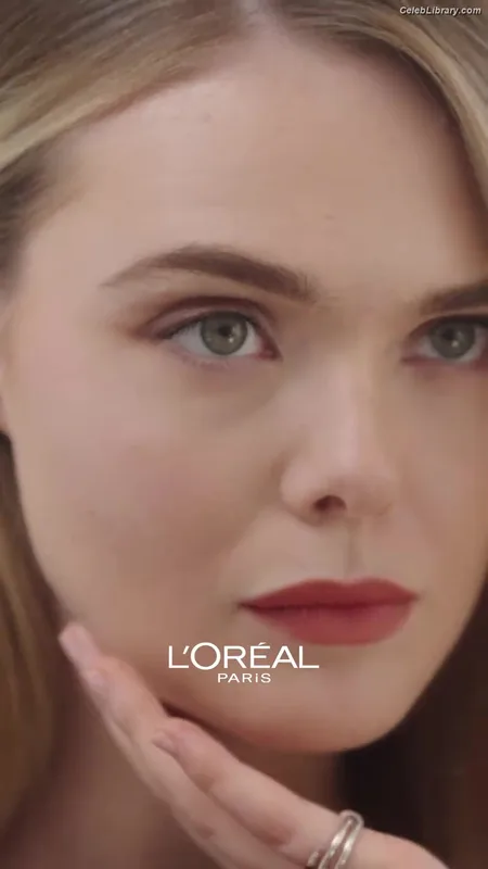 Elle Fanning photo 20 of 4114
