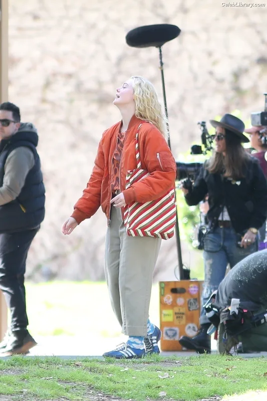 Elle Fanning photo 24 of 4114